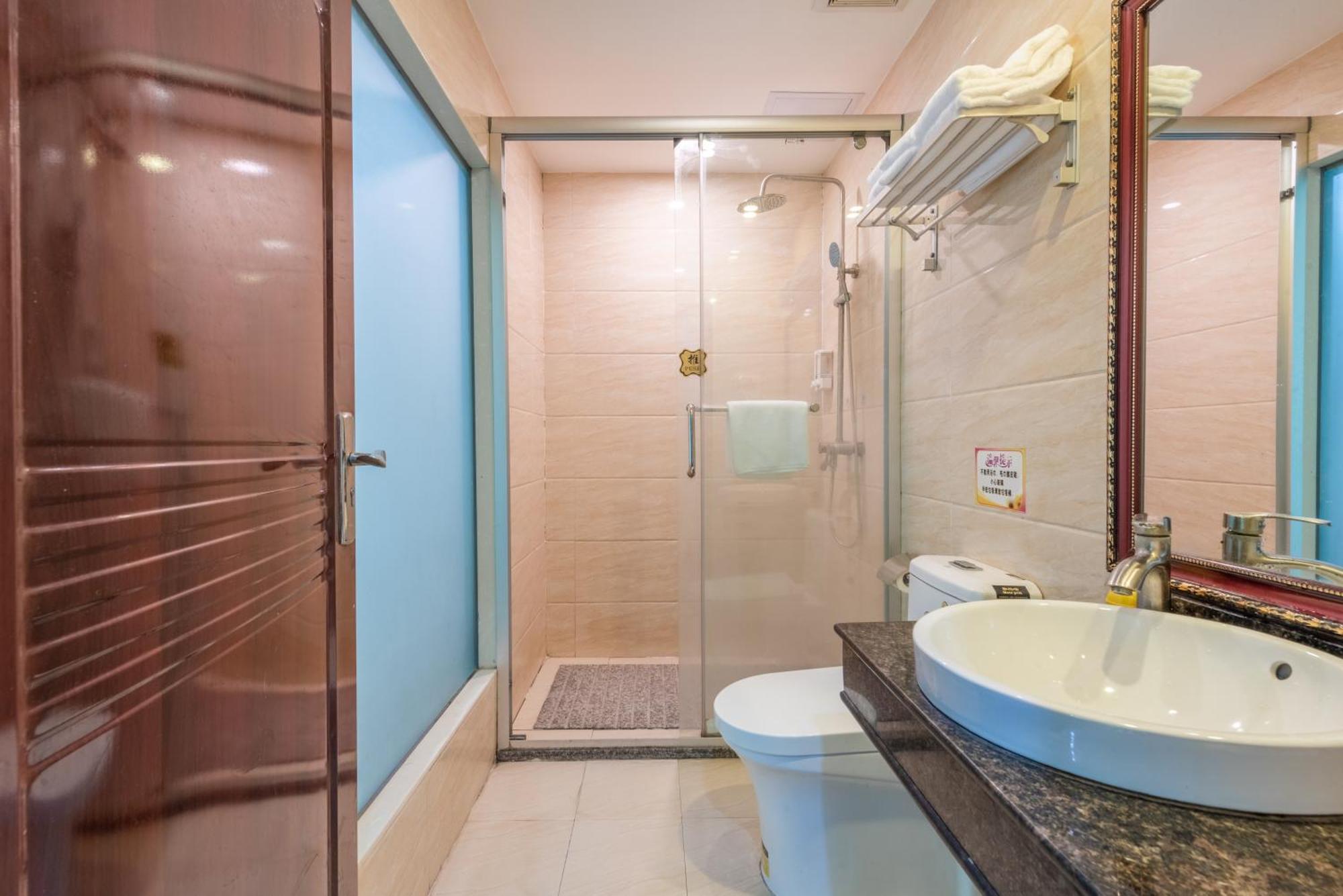 Huahang Hotel - Guangzhou Baiyun International Airport - Free Airport Shuttle Bus Exterior foto